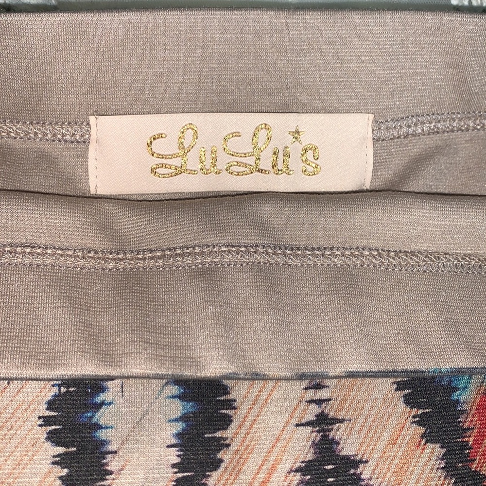 Lulu’s multicolor patterned mini skirt - Picture 3 of 5